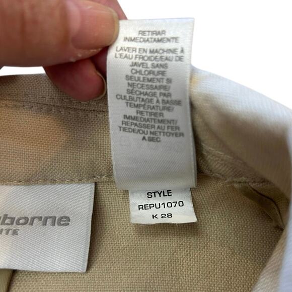 Liz Claiborne Petite Sm Career Casual Blazer Womens Khaki Button Detail on Back - Picture 9 of 9